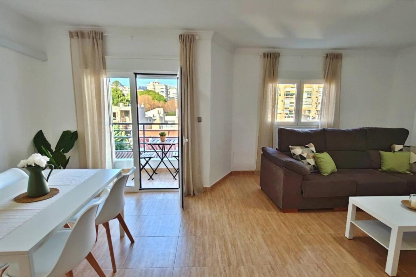 Apartamento Paseo Larios Torre Del Mar Ngoại thất bức ảnh